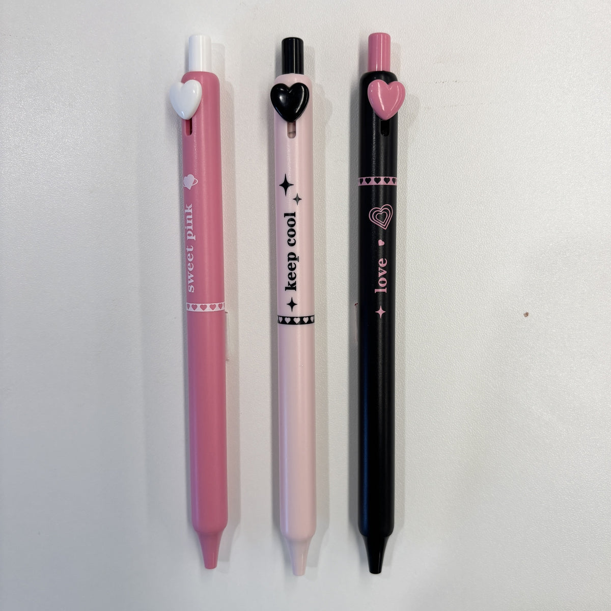 Black & Pink Series Black Retractable Sign Pen (0.5mm) (3 Assorted Designs)