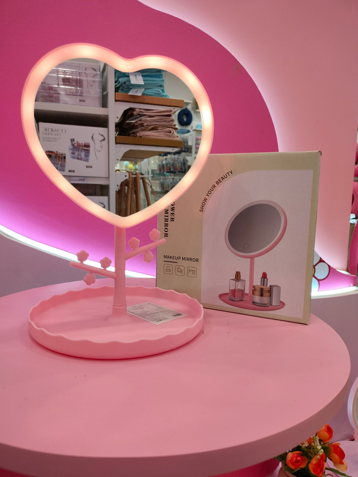 Table lamp make-up mirror