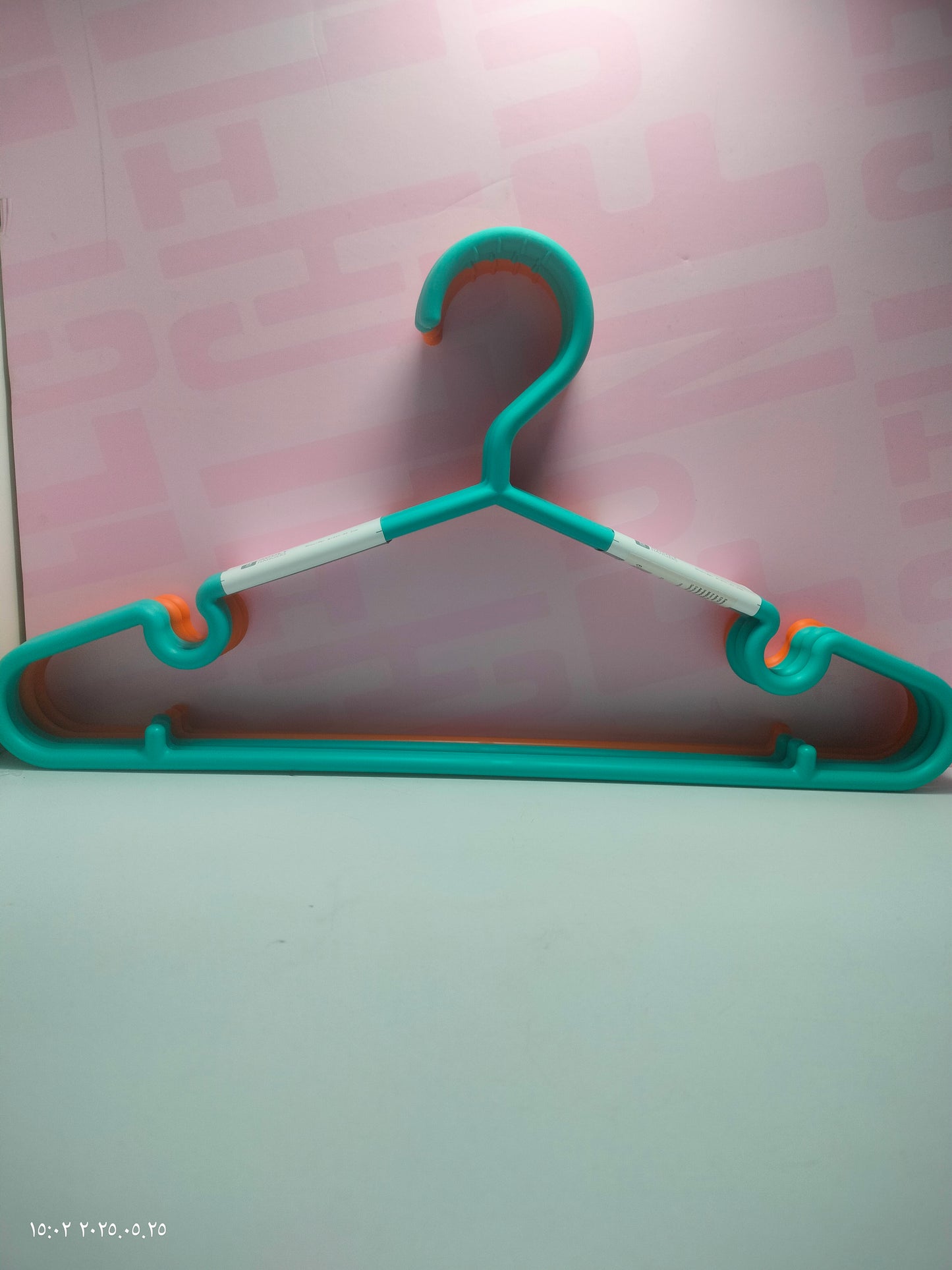 Colored plastic hanger 5-pack