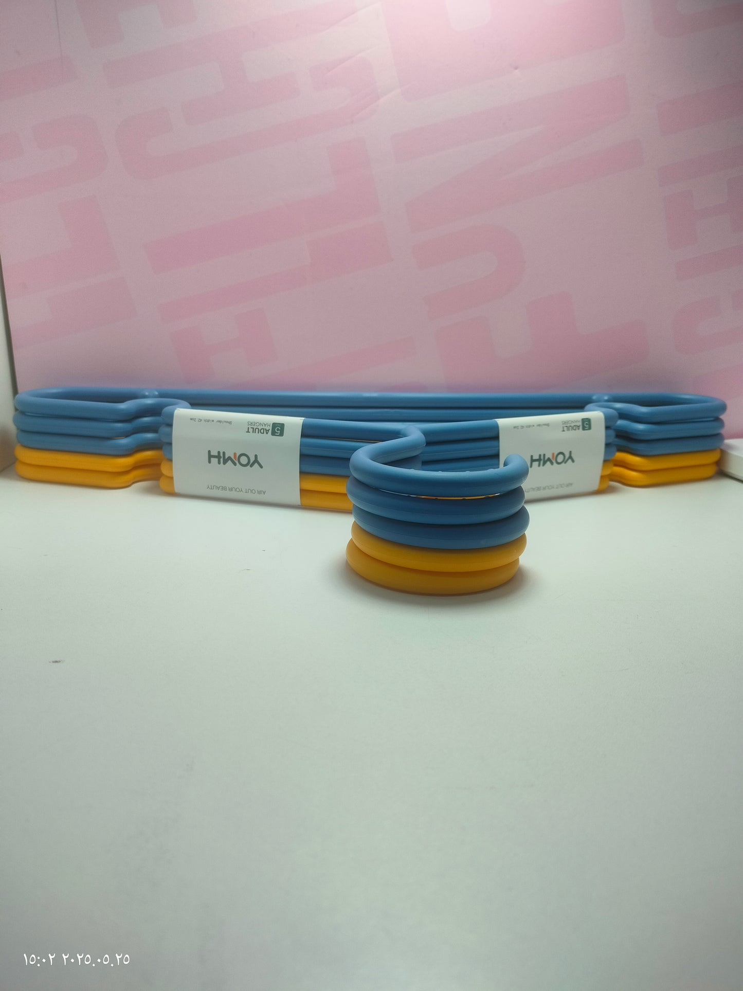 Colored plastic hanger 5-pack