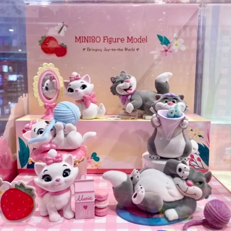 Disney Cat Surprise Box Figure